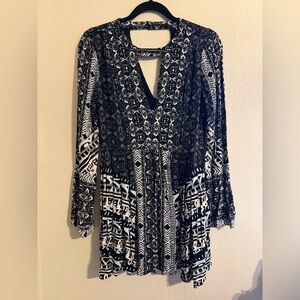 FREE PEOPLE - SZ 6- Patterned Long Sleeve Dress